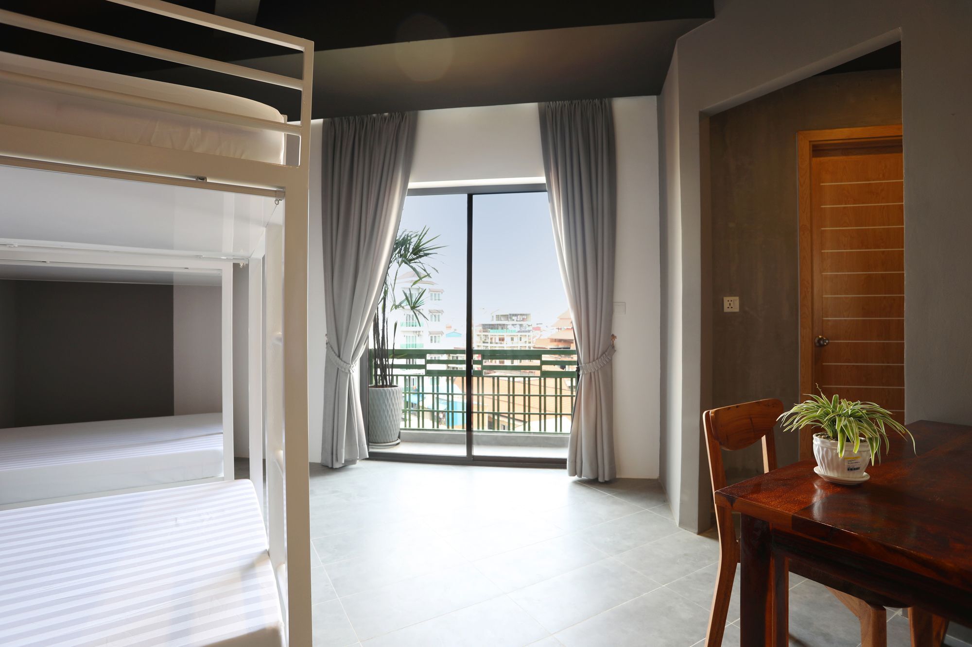 Sky Apartments Riverside - 50M To Royal Palace Phnom Penh Extérieur photo